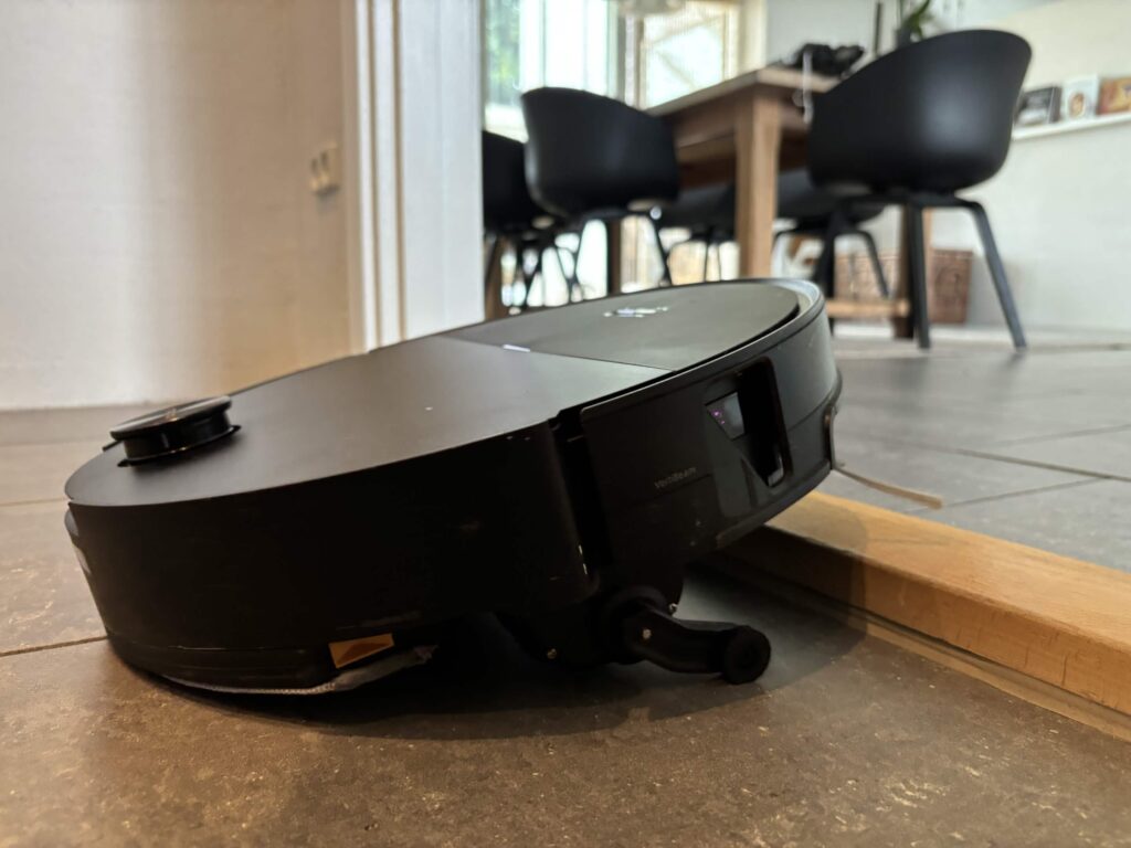 Kan en robotstøvsuger håndtere dørtrin i hjemmet